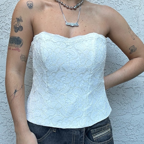 Beautiful Lace Corset, Never Worn - Picture 2 of 11